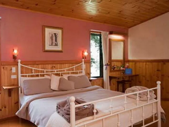 Montville Country Cabins 3*,